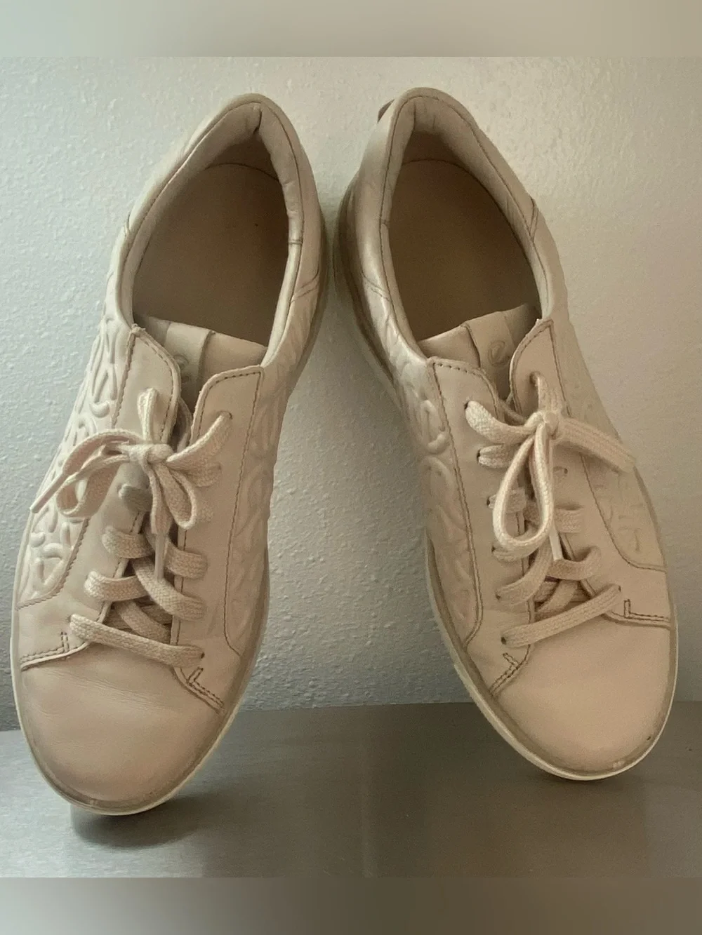 ECCO WOMENS NEUTRAL EMBOSSED PLATFORM LACE UP SNEAKERS